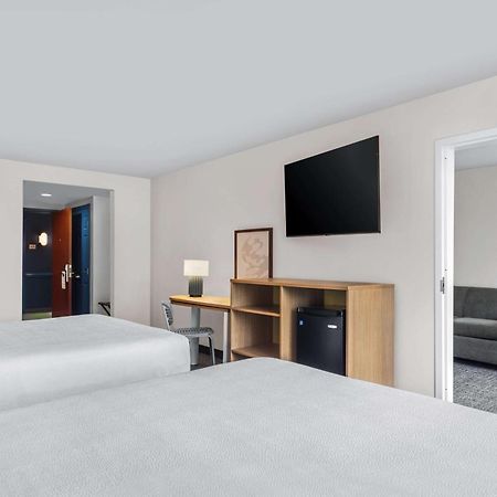 Spark By Hilton Charlotte Tyvola I-77 Luaran gambar