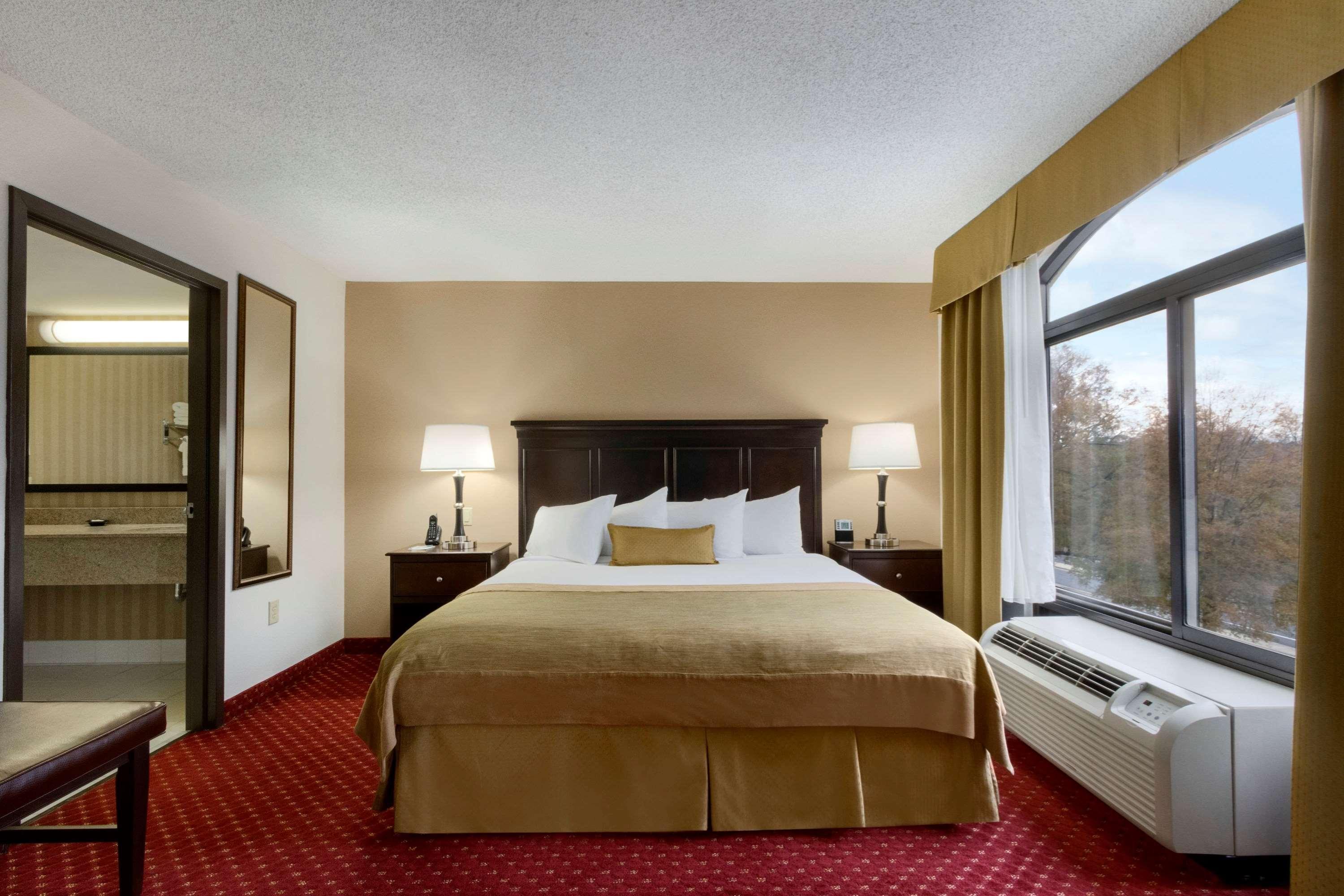 Spark By Hilton Charlotte Tyvola I-77 Luaran gambar