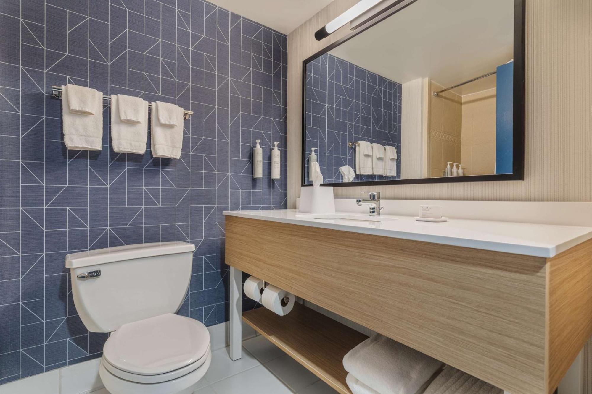 Spark By Hilton Charlotte Tyvola I-77 Luaran gambar
