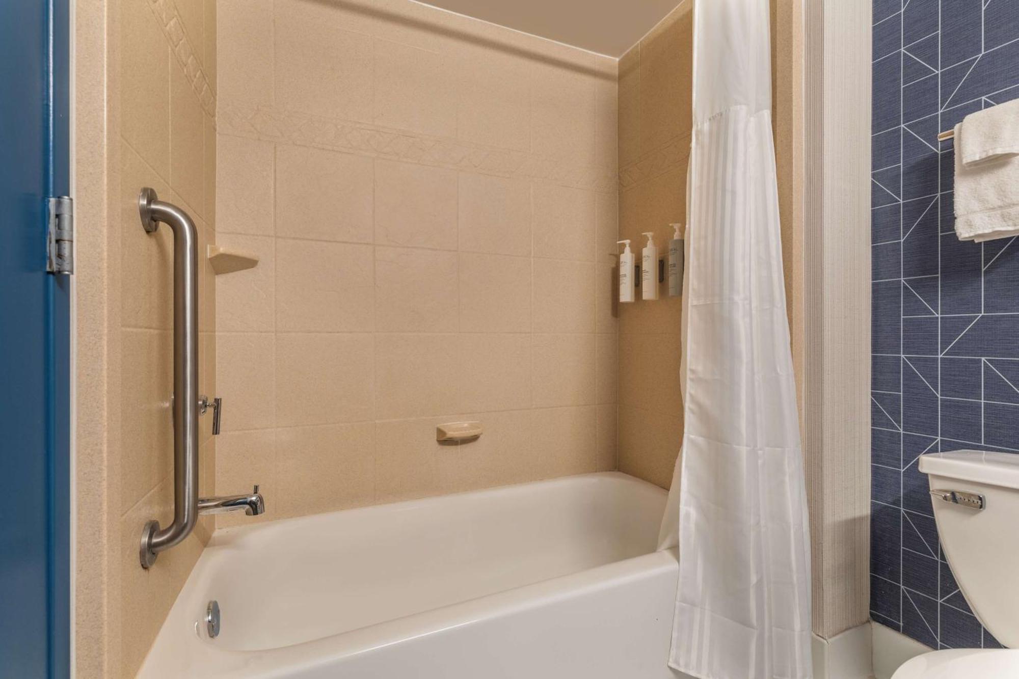 Spark By Hilton Charlotte Tyvola I-77 Luaran gambar