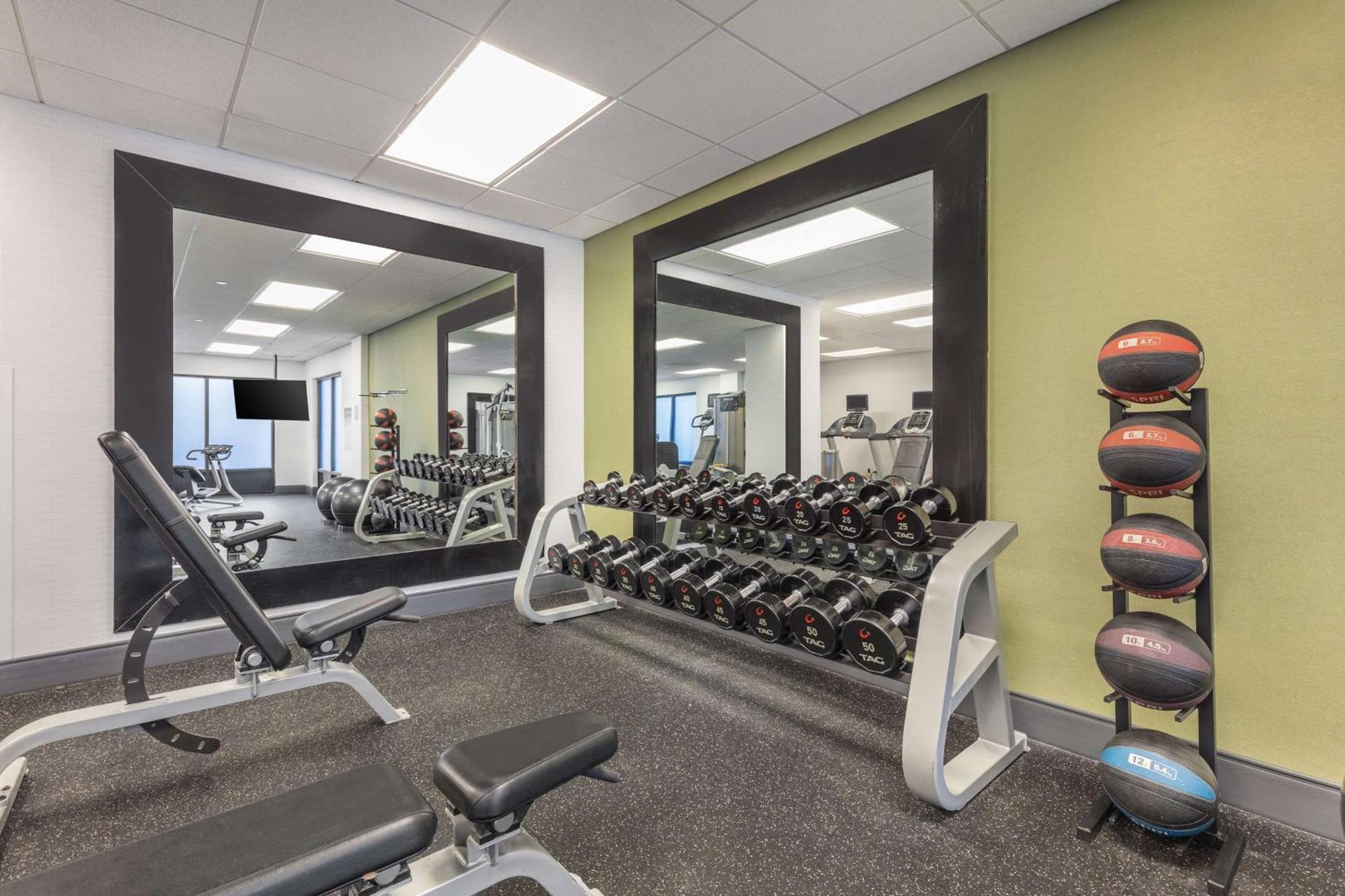 Spark By Hilton Charlotte Tyvola I-77 Luaran gambar