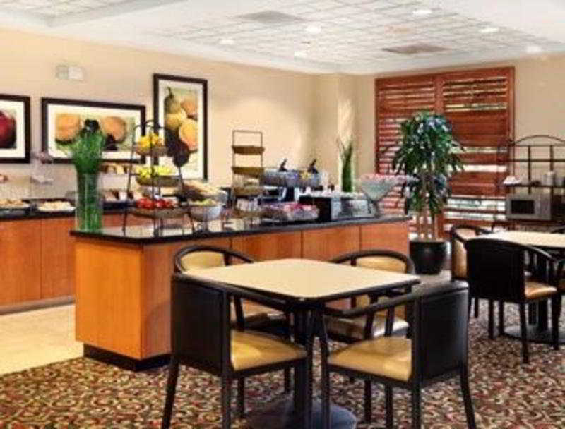 Spark By Hilton Charlotte Tyvola I-77 Restoran gambar