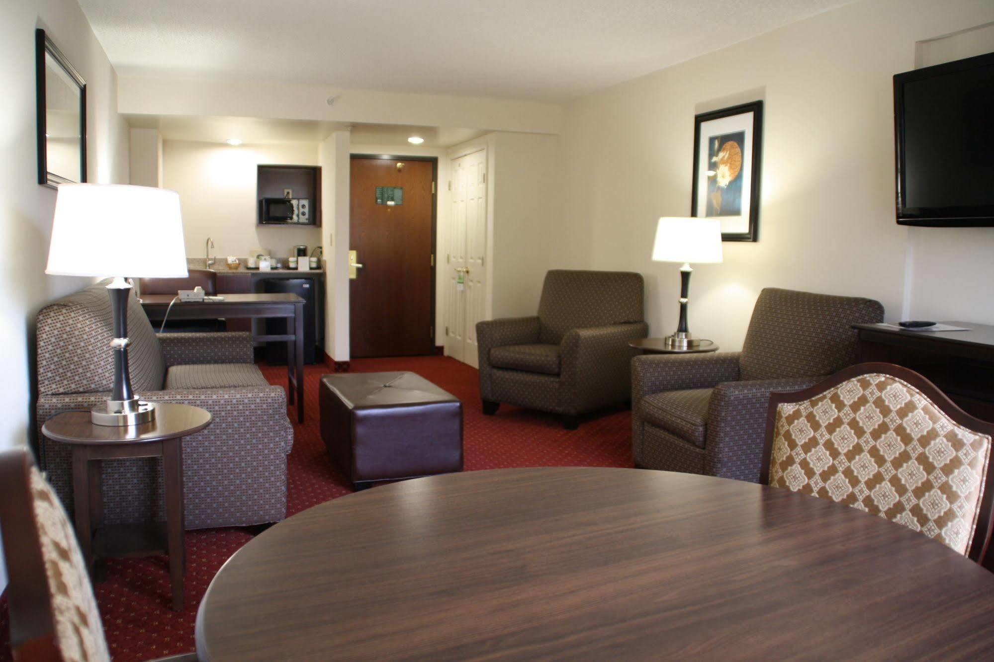 Spark By Hilton Charlotte Tyvola I-77 Luaran gambar